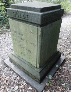 monument 1